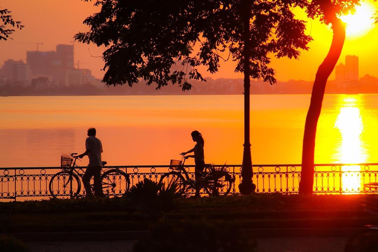 Cycle Around West Lake Hanoi Half Day